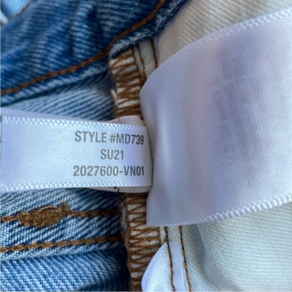 Madewell Relaxed Fit Hi Rise Denim Shorts. Destroyed Hem. Buttonfly. Size 30. - Picture 11 of 12